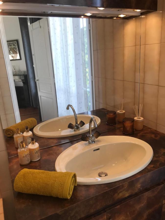Maison En Pierre De Taille Le Raincy Luaran gambar
