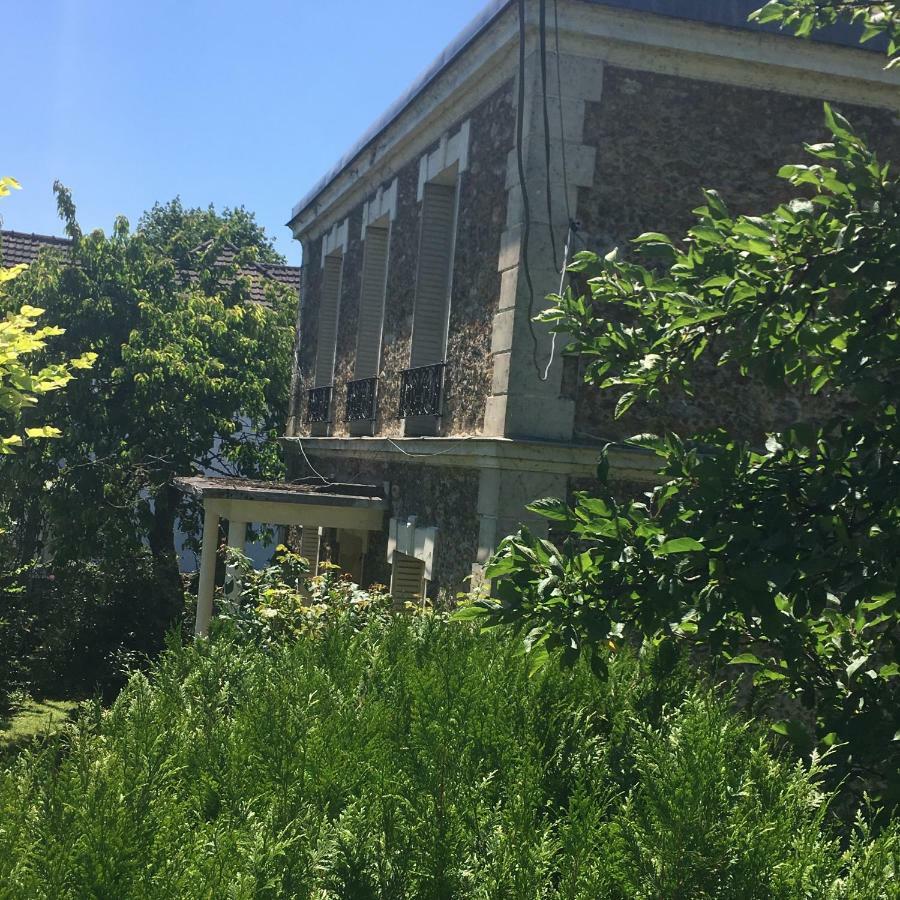 Maison En Pierre De Taille Le Raincy Luaran gambar