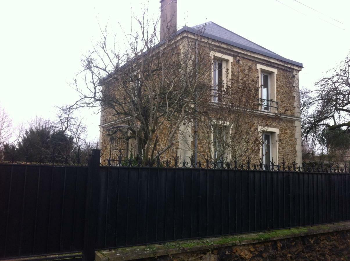 Maison En Pierre De Taille Le Raincy Luaran gambar
