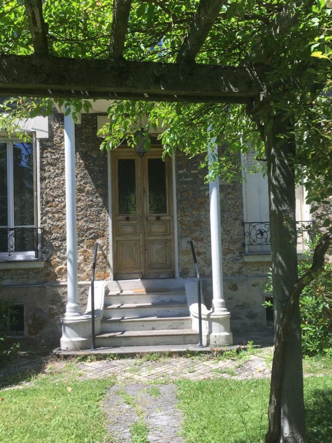 Maison En Pierre De Taille Le Raincy Luaran gambar